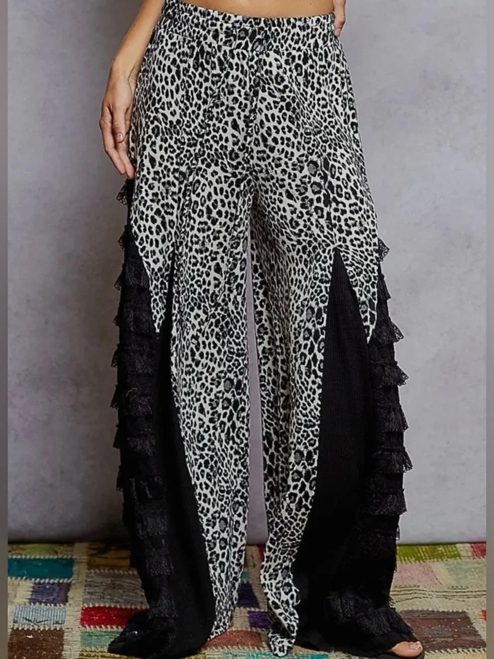 POL Black White Leopard WideLeg Pants Ruffle Panels 
Waist 14”-19”
Inseam  32”